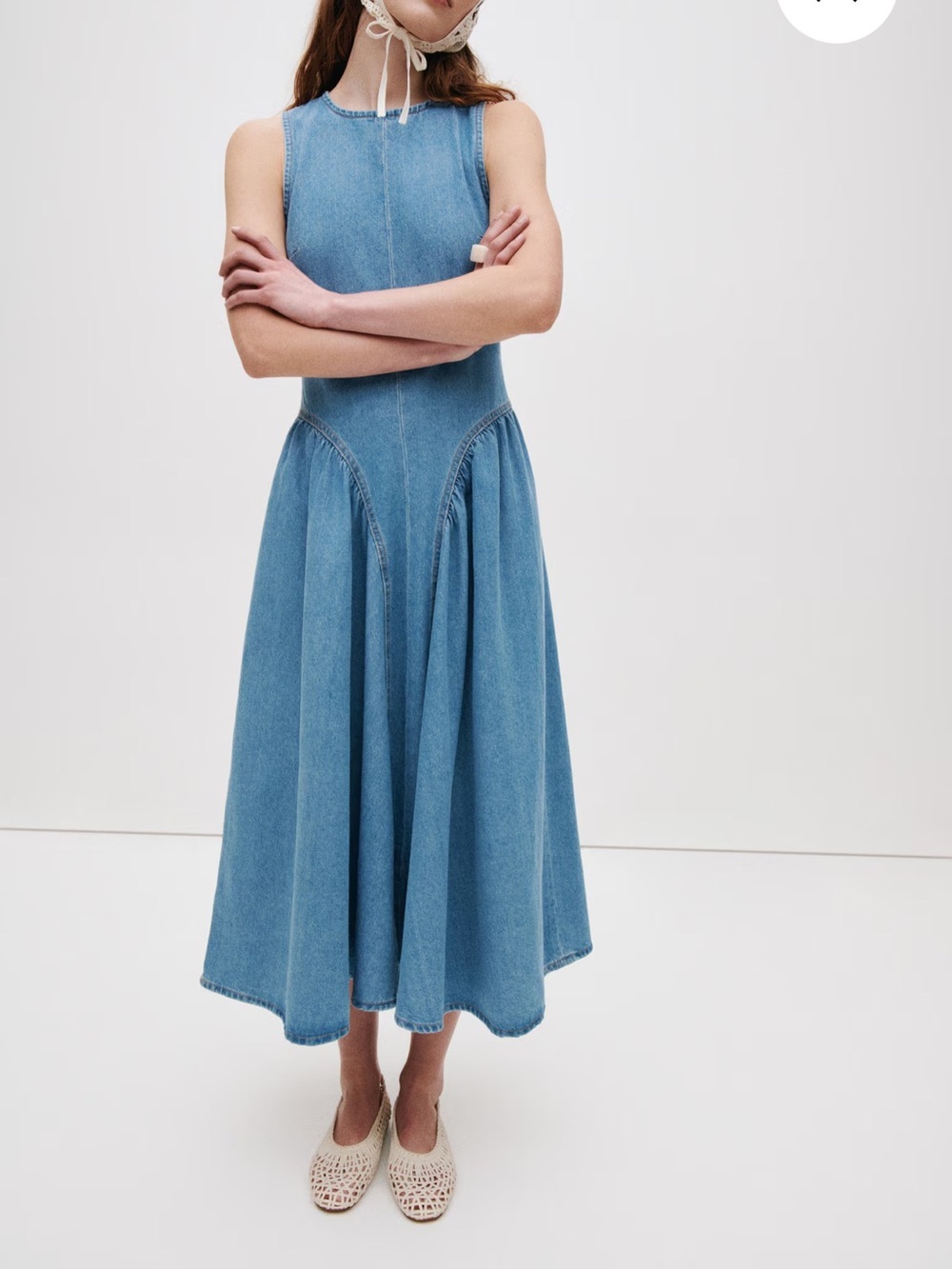 Backless denim dress - Picture 16 of 16